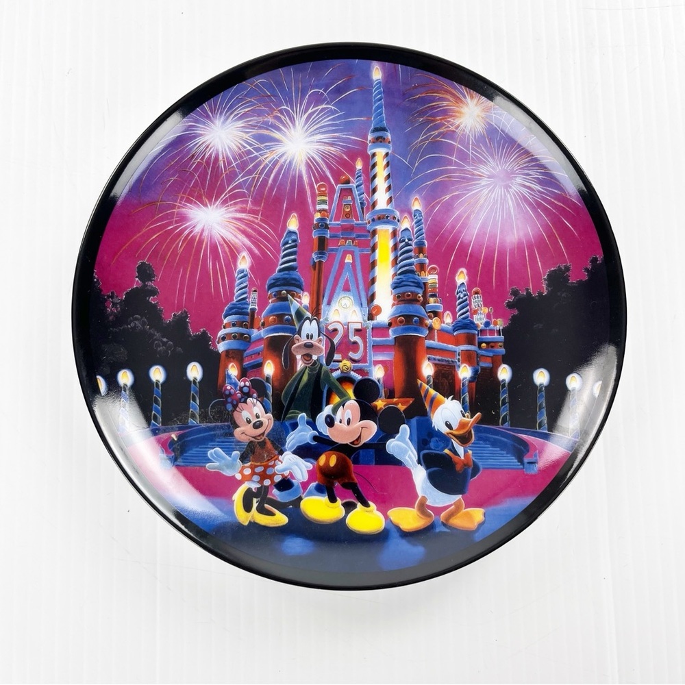 Walt Disney World 25 Magical Years 1971-1996 Mickey Mouse Collector Plate